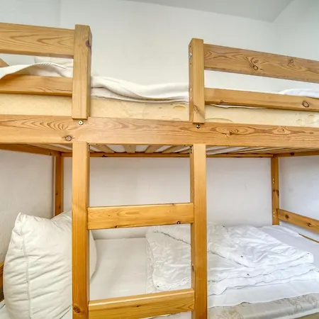 - Haus H, App 0h0501 *